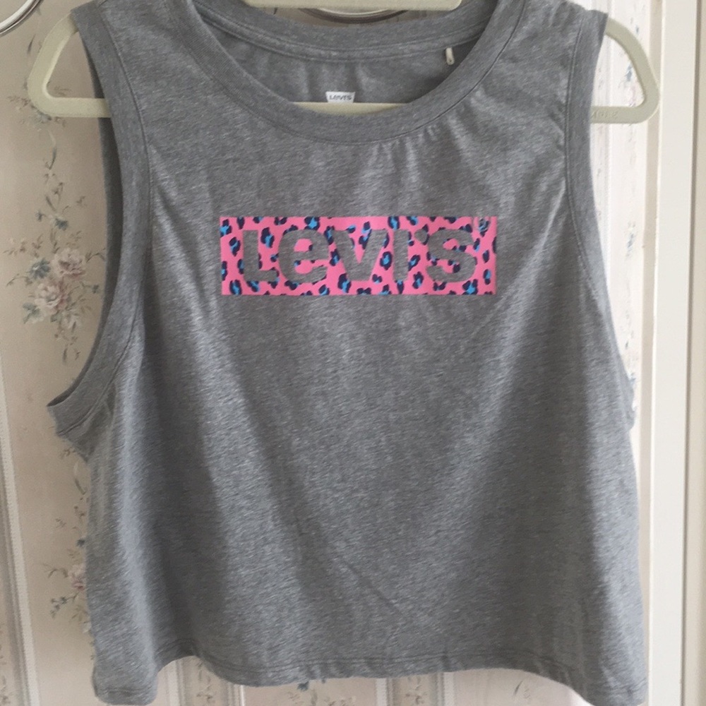 Levi’s tank graphic tee.